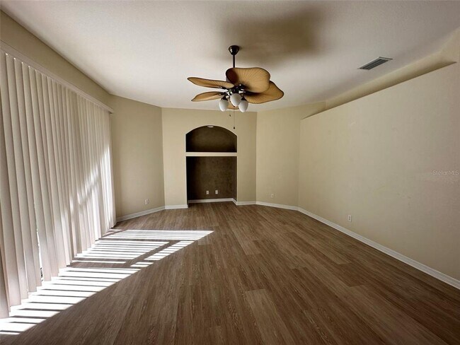 Building Photo - 3643 Spinner Ave