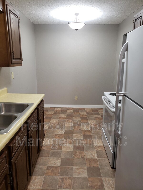 304 Kenwood Dr Unit 206, Alexandria, MN 56308 Condo for Rent in