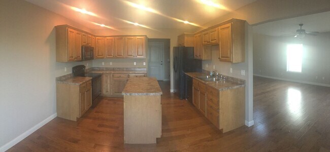 Foto del edificio - Recently built 3-bed, 2.5-bath home availa...