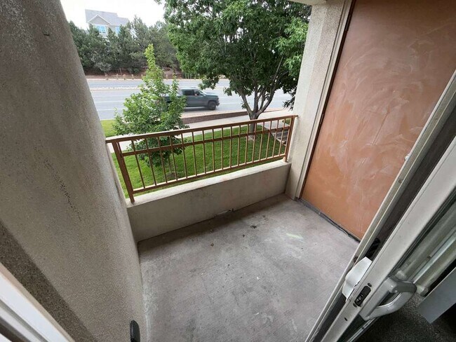 Foto del edificio - 22675 E Ontario Dr