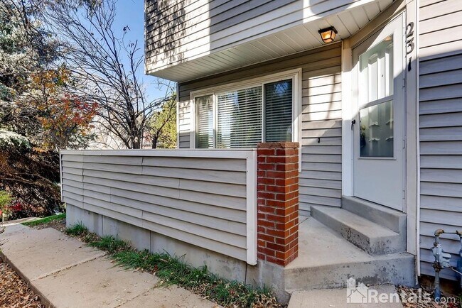 Building Photo - Beautiful 2 bed, 2 bathroom home in Aurora!