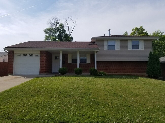 Building Photo - Will not last long, tri level home!