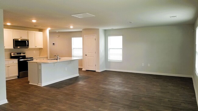 Building Photo - JANUARY SPECIAL!!! $500 SECURITY DEPOSIT W...