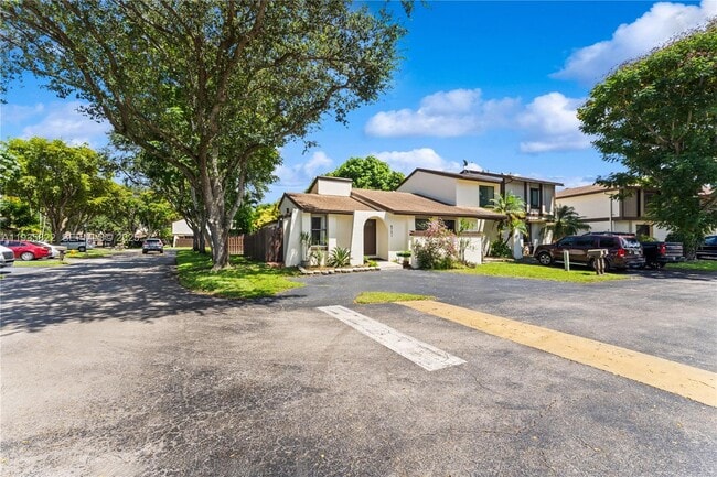 Building Photo - 6701 SW 129th Ct