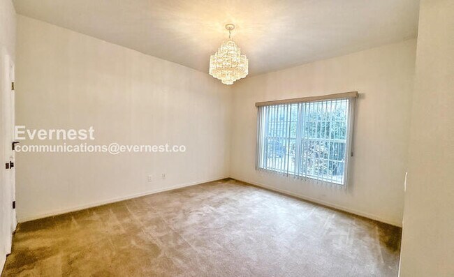 Foto del edificio - SPECIAL PROMOTION / Modern 4-Bedroom Home with Attached Garage / Pet-Friendly / Vouchers Accepted...