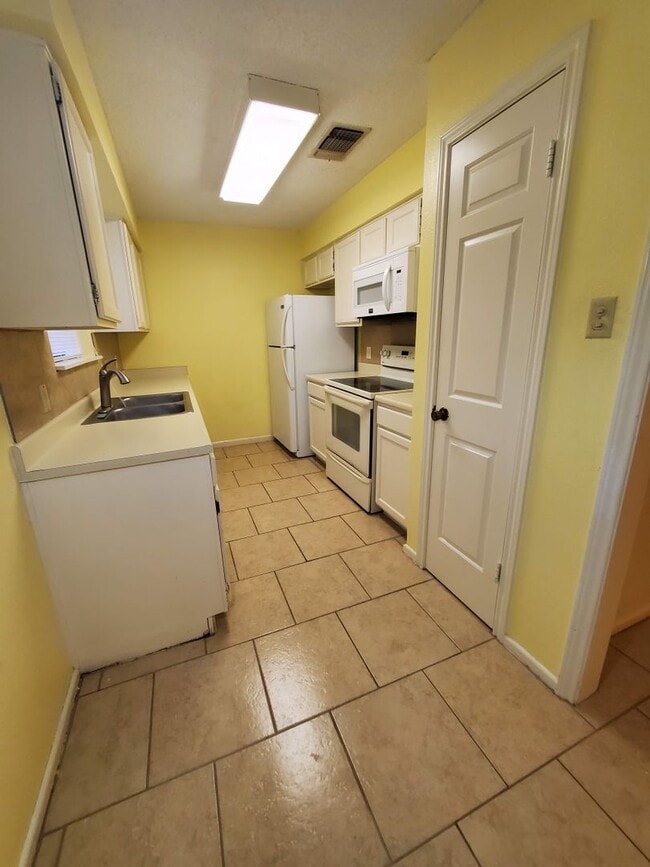 10955 Wurzbach Rd, San Antonio, TX 78230 House Rental in San Antonio