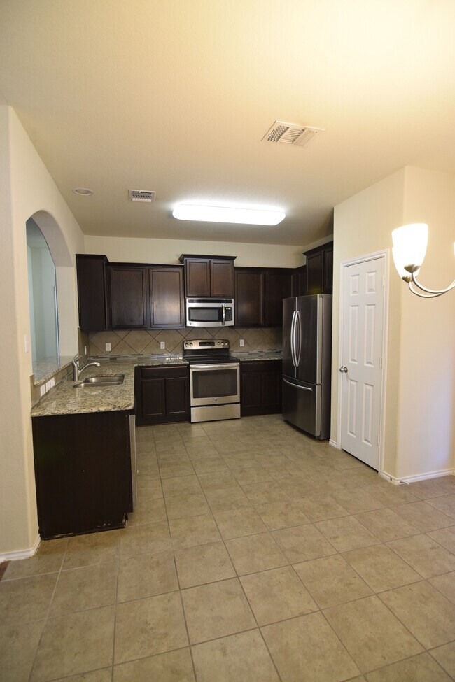 Building Photo - 6019 Ambrose Cir