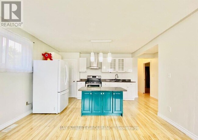 Photo du bâtiment - 128 Stevenson Rd S