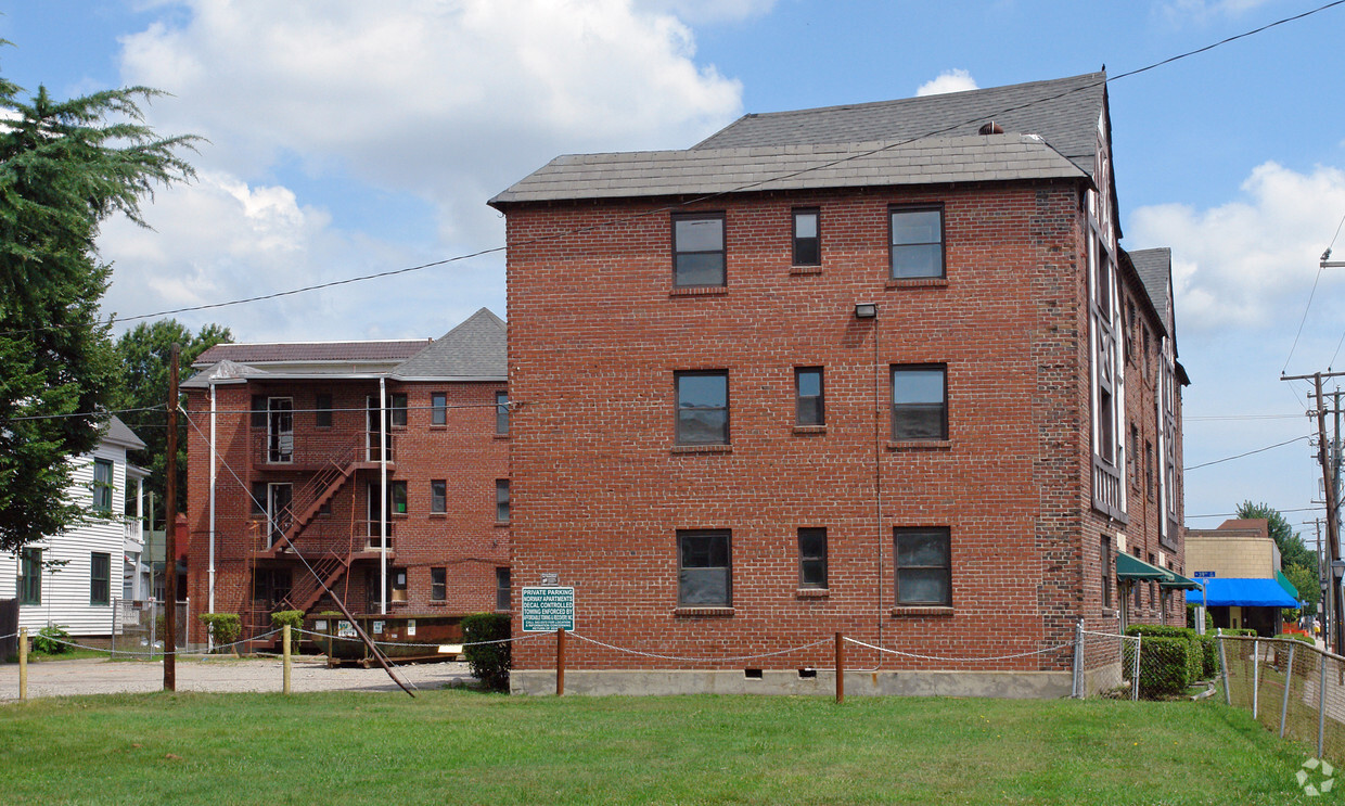 Building Photo - Fairview Apartments