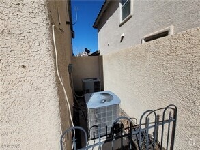 Building Photo - 10799 Flame Vine Ct