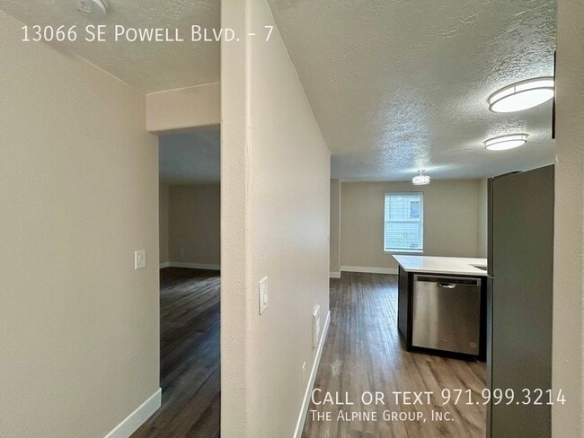 Building Photo - 13066 SE Powell Blvd