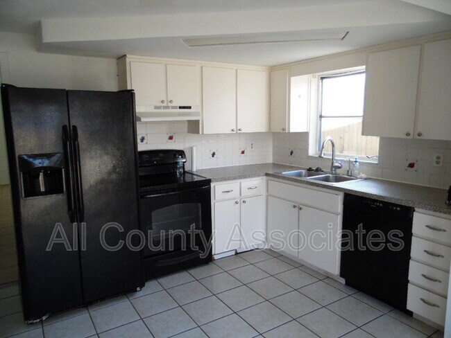 Foto del edificio - 3049 Pinon Dr