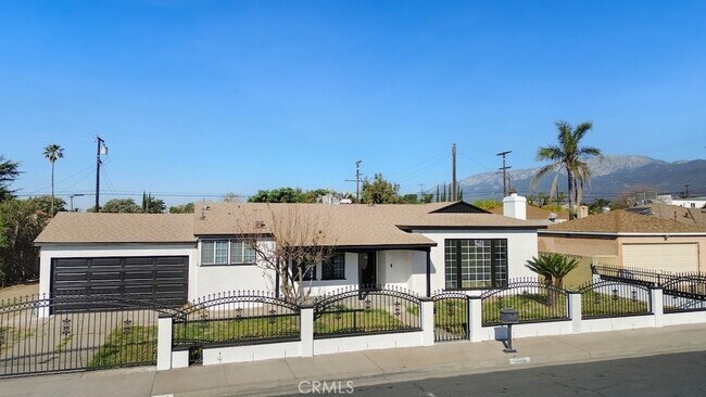 Foto del edificio - 7726 Blanchard Ave