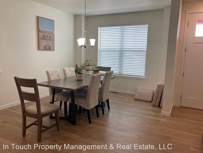 Foto del edificio - 4 br, 3 bath House - 739 Quemoy Street