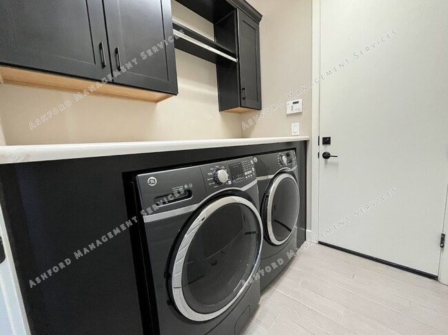 Building Photo - 9582 W Cashman Dr