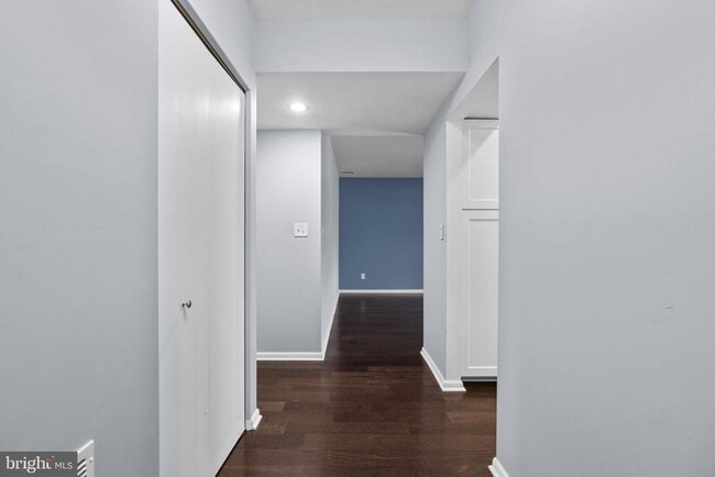 Building Photo - 6 Mullingar Ct