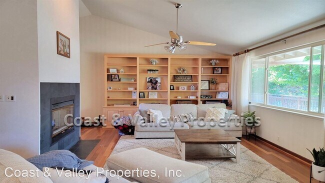 Building Photo - 3 br, 2.5 bath House - 17560 Foothill Circle