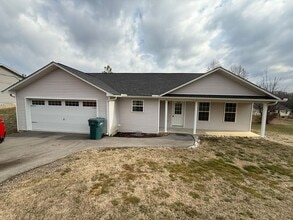 Building Photo - 2035 Jonathan Dr