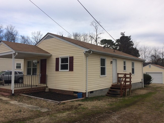 Building Photo - 8016 Davis Ave