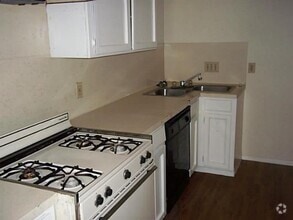 Building Photo - 1203 W 49th St