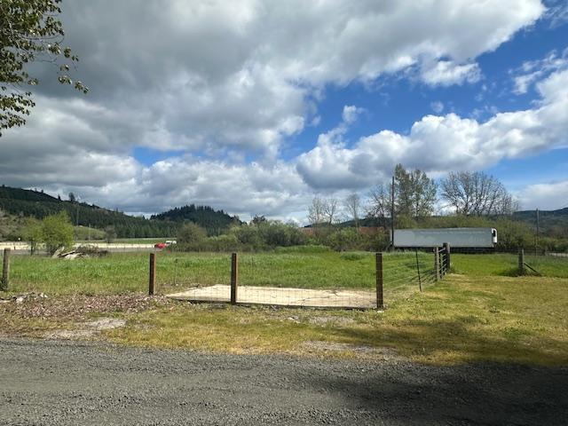 Foto del edificio - 25285 Salmon River Hwy