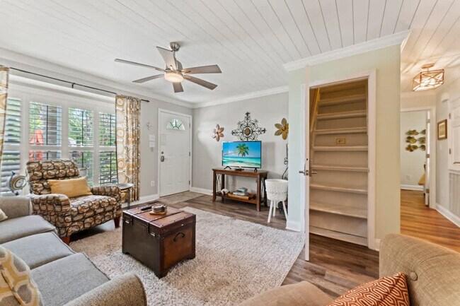 Foto del edificio - 1937 Grove Bluff Cir W
