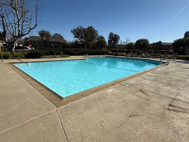 Foto del edificio - 13551 Comuna Dr