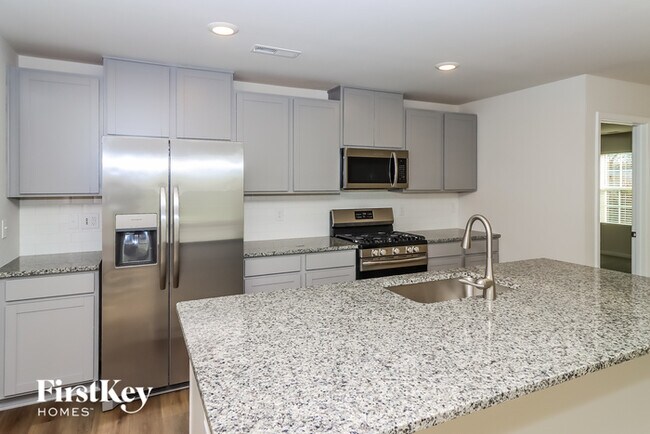 Building Photo - 206 Brentwood Dr
