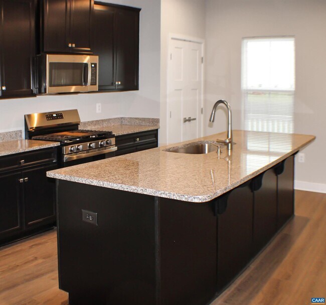 Building Photo - 2061 Lockwood Dr