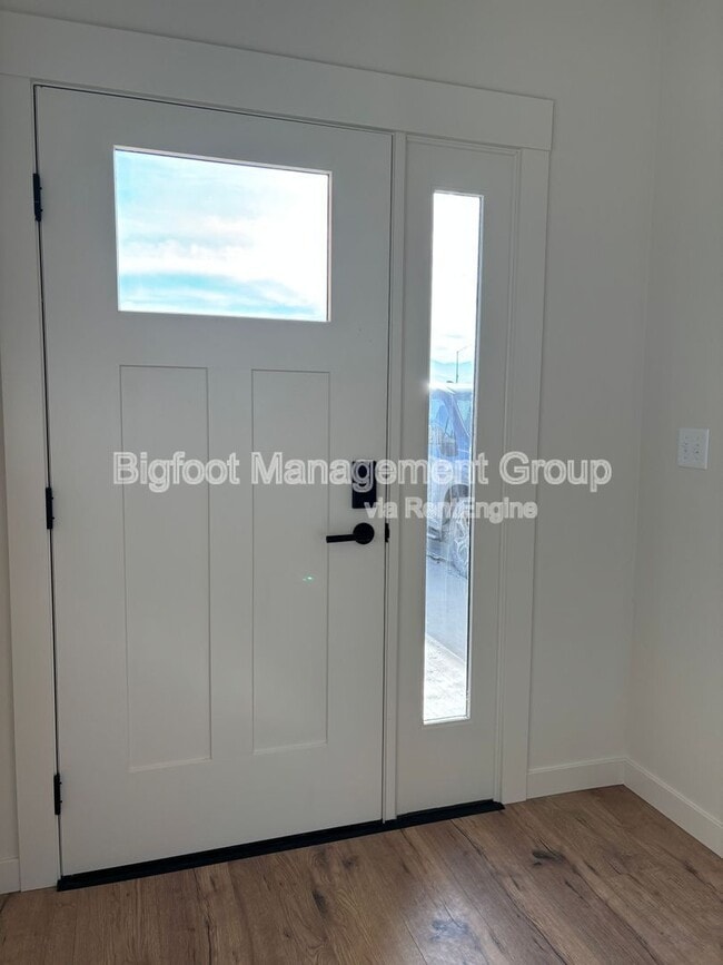 Building Photo - 2360 Shorthorn Ave