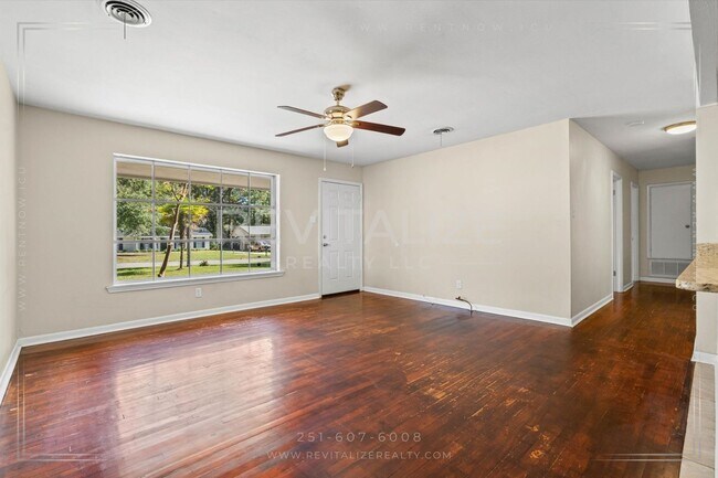 Building Photo - Stylish 3 Bed Brick Home | Modern Kitchen + Large Private Backyard