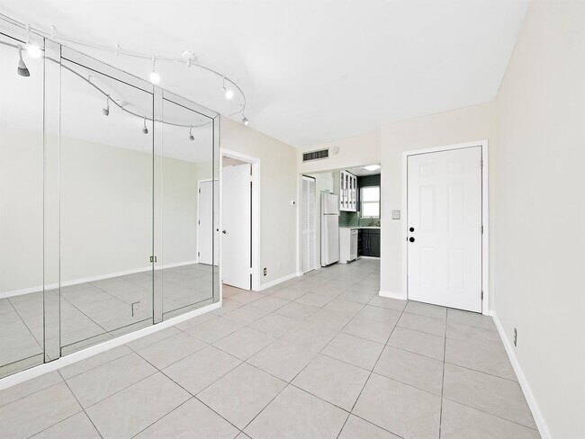 Foto del edificio - 2238 Monroe St