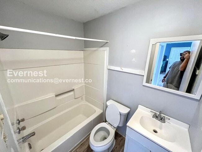 Building Photo - 210 Lower Consol Rd NW