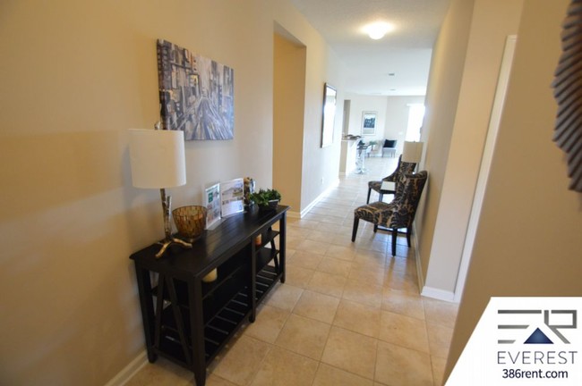 Building Photo - 103 S Coopers Hawk Way