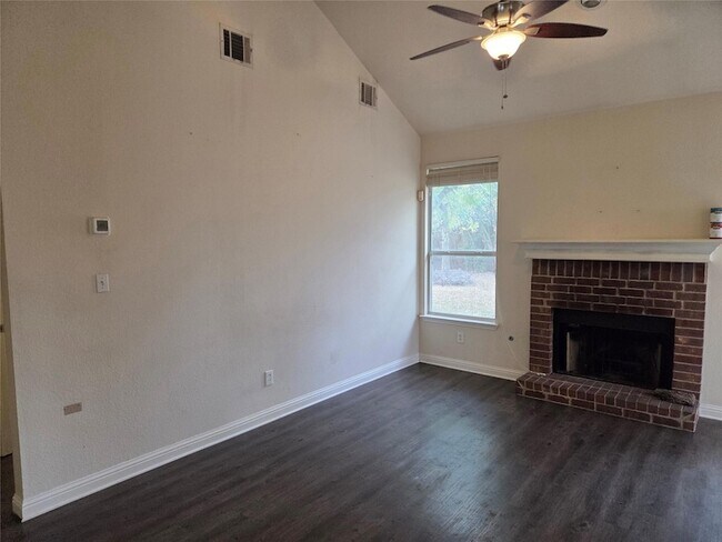 Foto del edificio - 607 Meadow View Dr