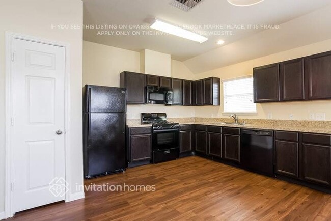 Building Photo - 15835 Regal Trace Ln