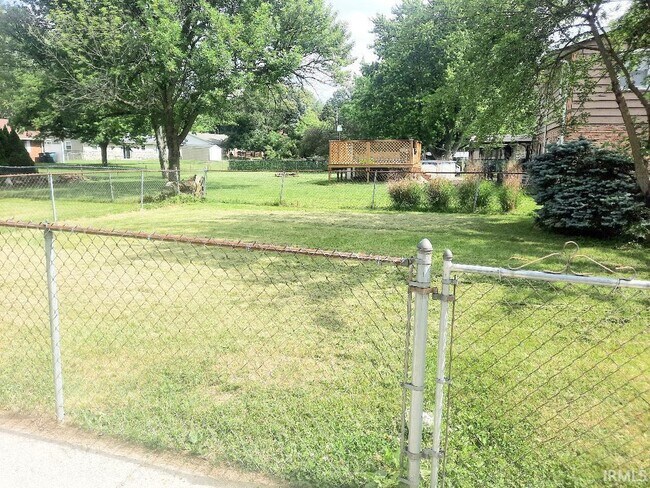 Building Photo - 3009 W Cypress Dr