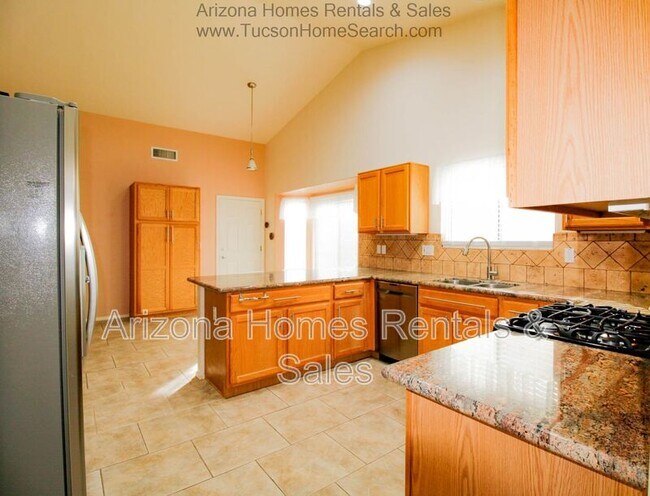 Building Photo - 9779 E Paseo San Ardo