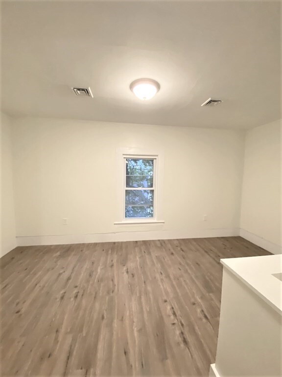 Building Photo - 65 Montvale Ave