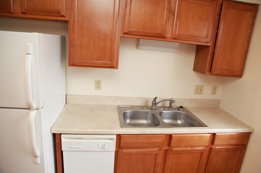 Building Photo - 363 Grape St