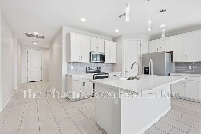 Building Photo - 35786 W Santa Monica Ave