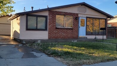 Building Photo - 1107 Topaz Dr