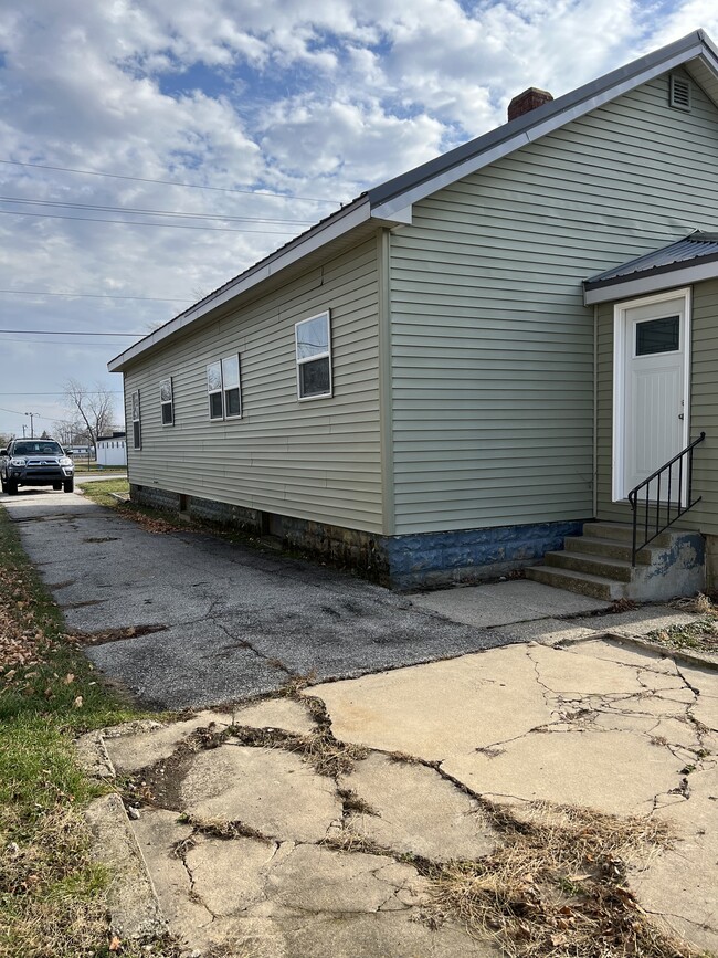 Back Door entry to laundry room - 1800 S Jackson St