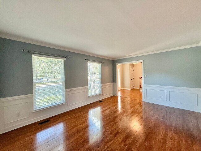 Foto del edificio - Recently Remodeled 4BD, 2.5BA North Raleig...