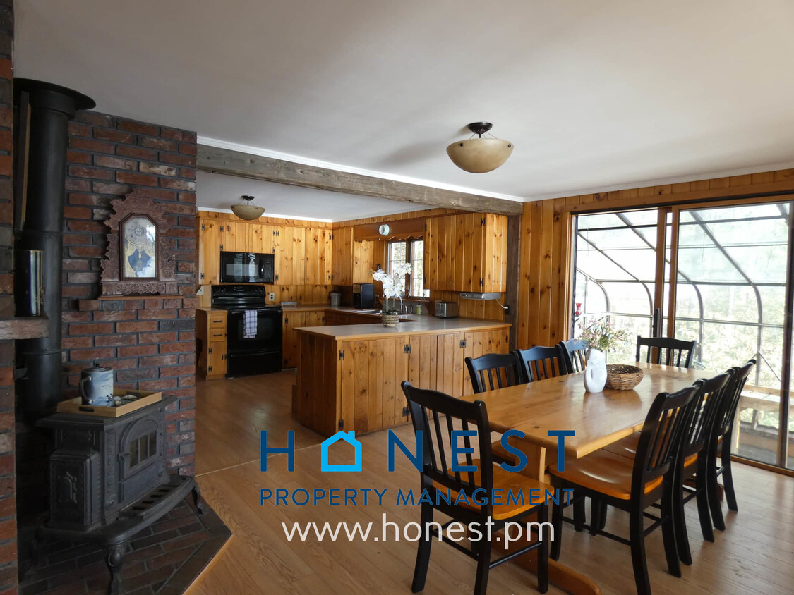 Primary Photo - 163 Loon Cove Ln