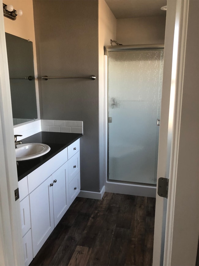 Building Photo - 924 S Division St