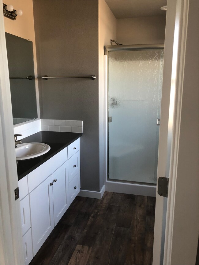 Foto del edificio - 924 S Division St