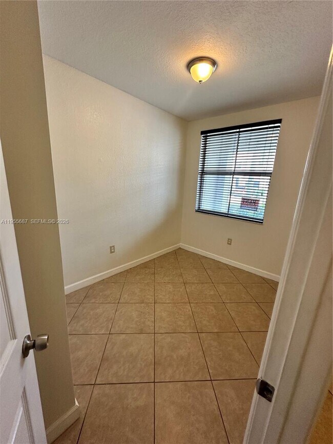 Foto del edificio - 1018 NE 42nd Ave