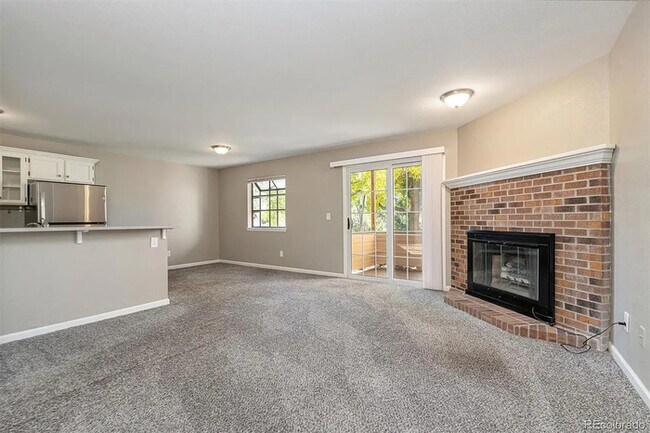 Foto del edificio - 701 Canyon Dr