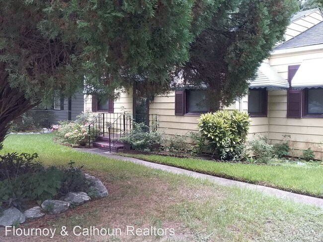 Building Photo - 2910 Pecan St